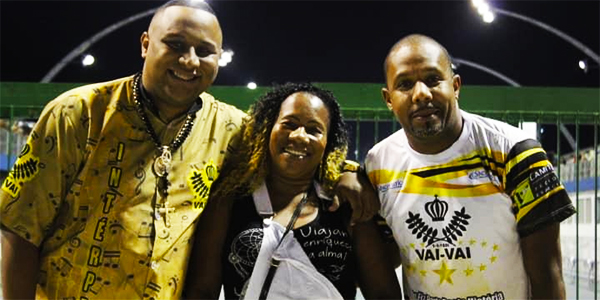 Luiz Felipe, a mãe Roseli e seu irmão Luis Henrique (à direita) | Luiz Felipe intérprete da Vai-Vai